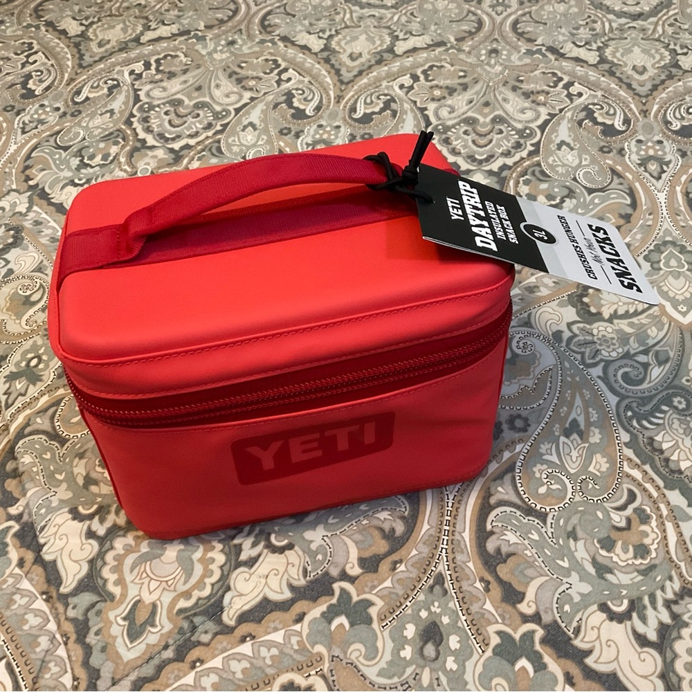 NWT Yeti 3L Insulated Rescue Red Snack Box - Picture 9 of 16